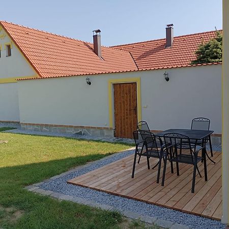 Apartman Na Statku Jílovice Eksteriør bilde